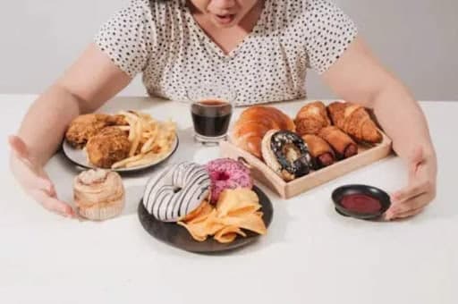 反食品浪费方案发布：禁止制作发布量大多吃、暴饮暴食等音视频