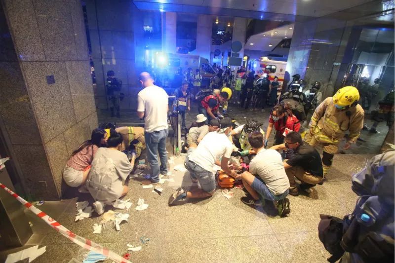 昨晚，香港太古城發生不明身份男子持刀砍人事件，區議員被咬掉耳朵-信用报告-工商信息-启信宝-企一网
