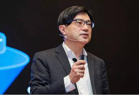 被骂垃圾货，却卖出8000万副，干翻国外大牌！这个产品杀手凭什么？