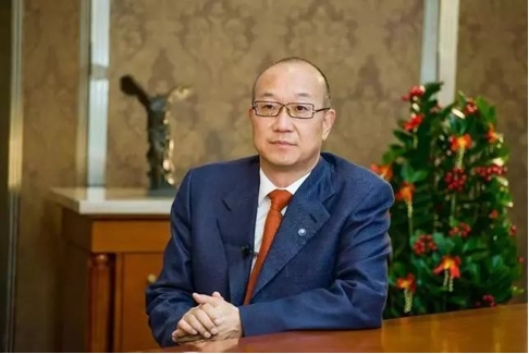 现在适合买房吗？地产大佬冯仑称，暂时先别买，2020年下半年买