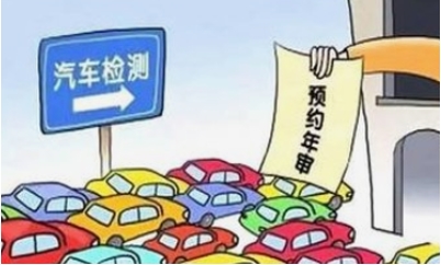 郑州交巡警二大队“快递审车”再升级 微信办理6年免检车标