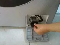 洗衣机有个“隐藏开关”，打开后，脏水“哗哗流”，太实用了！ 