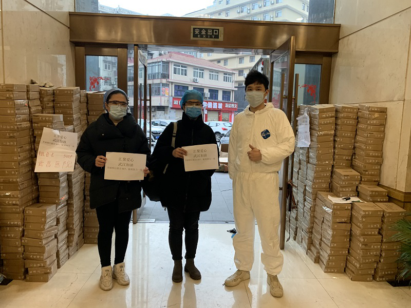 联合各大品牌，美丽修行将定制护肤品送到一线病患手中 