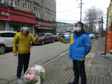 疫情之下出门难 闪送代买服务成市民居家防护刚需 