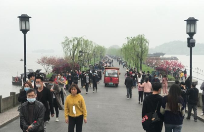 五一“报复性”旅游