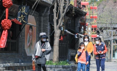 五一“报复性”旅游