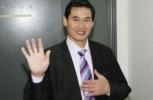 朱楼村叫停组团围观大衣哥