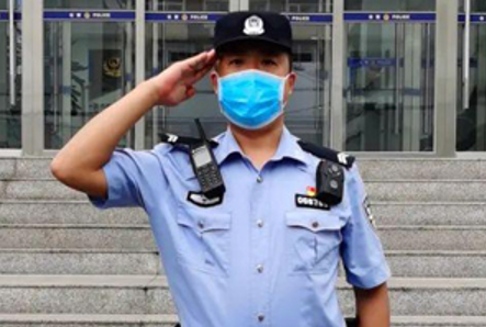 民警救轻生女子