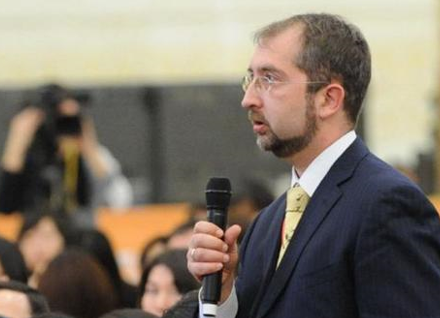 人大会不邀请境外记者临时来京采访