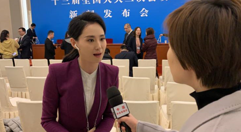 人大会不邀请境外记者临时来京采访