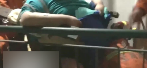 400斤男子就医求助消防员