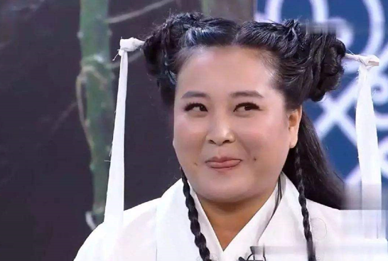 贾玲代言德克士