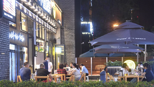 “松绑”的地摊经济催生十万就业岗位