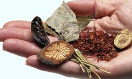 诋毁中医药将追究责任