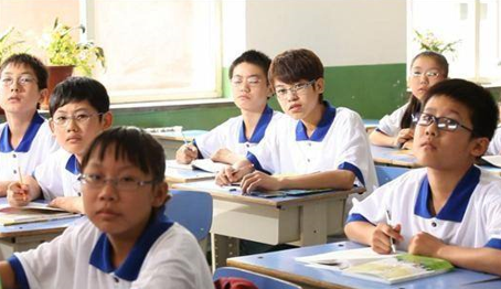 超八成高中生近视