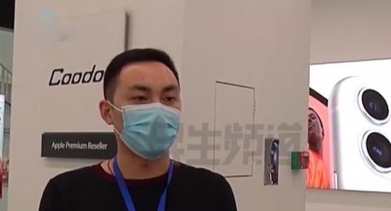 苹果耳机通话时爆炸,当事人被炸晕