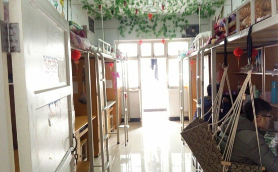 成都高校毕业典礼一学生砍人