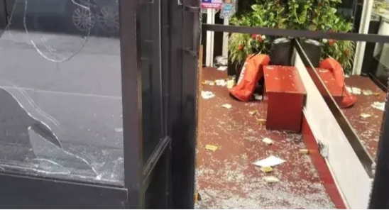 华人金店惨遭抢劫