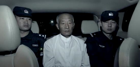 在外逃亡22年的犯罪嫌疑人终落网，他曾挪用巨额公款