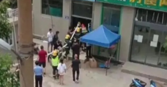 快递员自泼汽油闯代收点