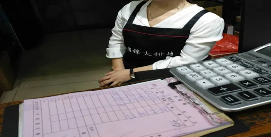 大排档老板娘凌晨惨遭谋害，事情结果很悲痛