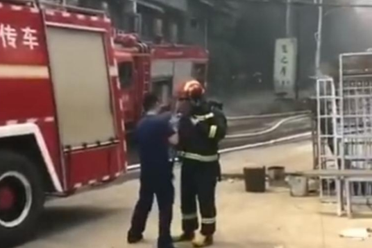 湖南临街一店面发生火灾，导致七人死亡！