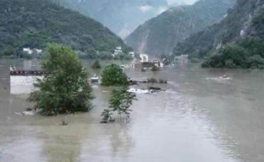 四川丹巴发生泥石流，目前已形成堰塞湖！
