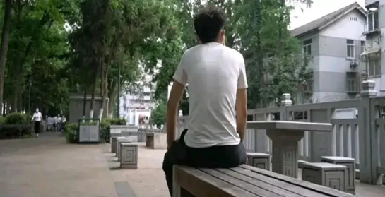 都是喝酒惹的祸，男子因醉酒被陌生人盯上了
