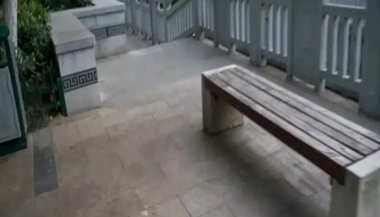 都是喝酒惹的祸，男子因醉酒被陌生人盯上了