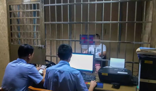 男子因父亲不配合翻身，用拖鞋殴打生病父亲