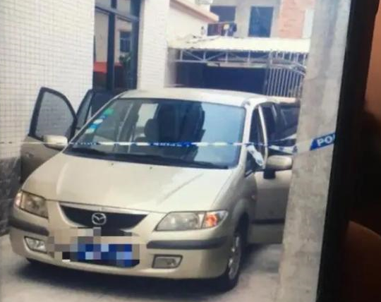 两男孩车内意外死亡，家属要求车主负责