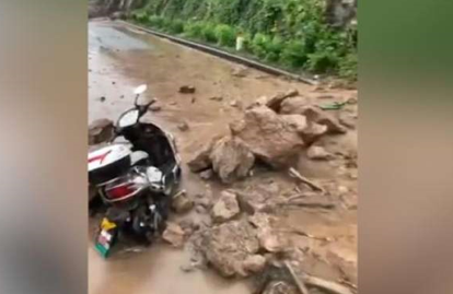 湖北宜昌因遭遇强降雨,导致山体滑坡