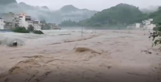 云南省多地洪水爆发，部分道路已被管控