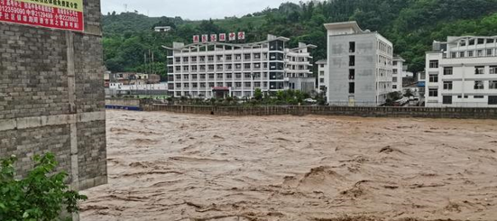 云南省多地洪水爆发，部分道路已被管控