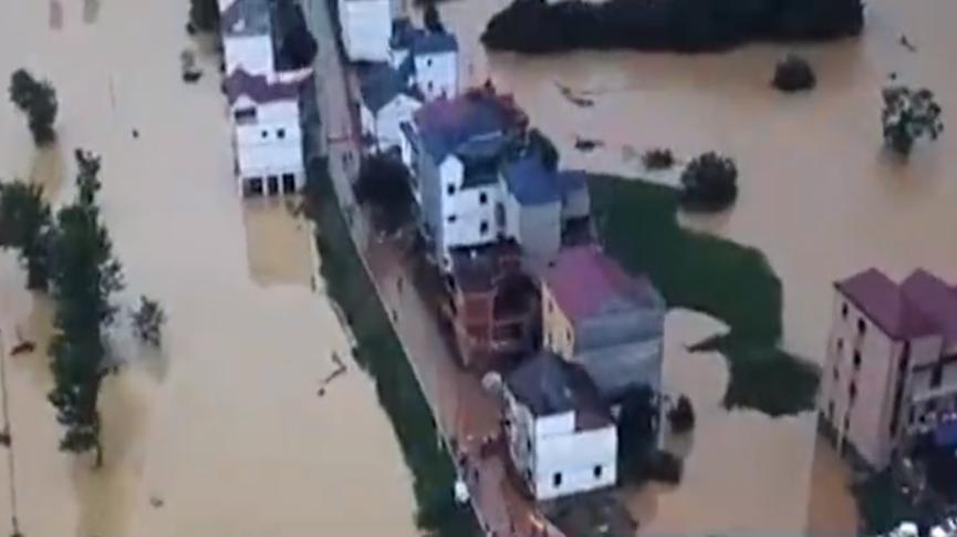 受强降雨以及上游地区泄洪的影响，鄱阳湖预计发生大洪水