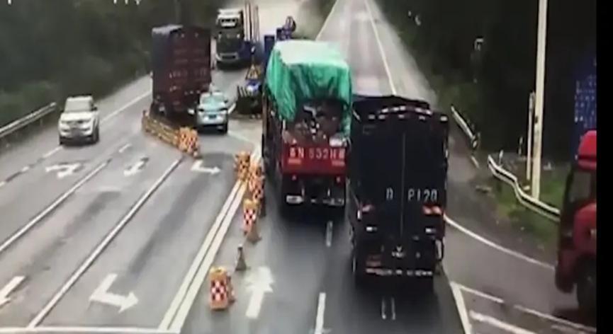 逃生等于丧命？货车司机为了逃生，选择跳车 