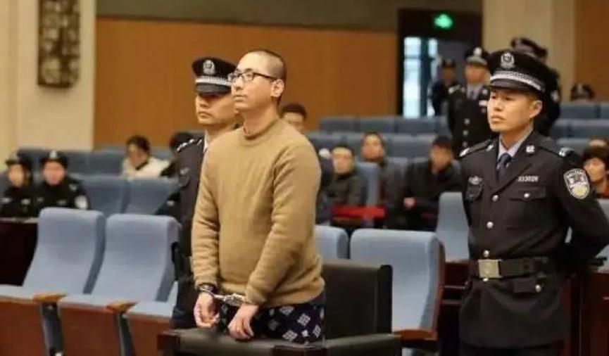 家长因同学未向女儿道歉，竟残忍杀害女儿同学，酿成一起惨剧 