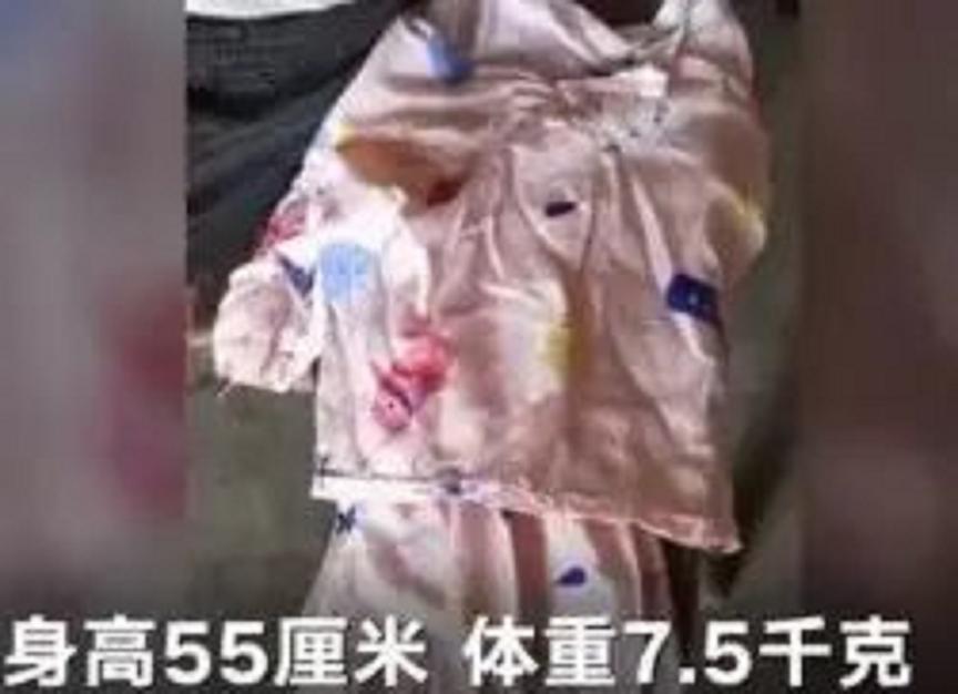 家中老人看到孙女熟睡，中午有事外出，岂料孙女在家离奇失踪