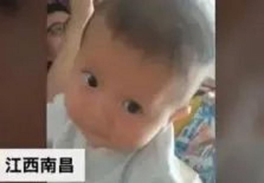 家中老人看到孙女熟睡，中午有事外出，岂料孙女在家离奇失踪