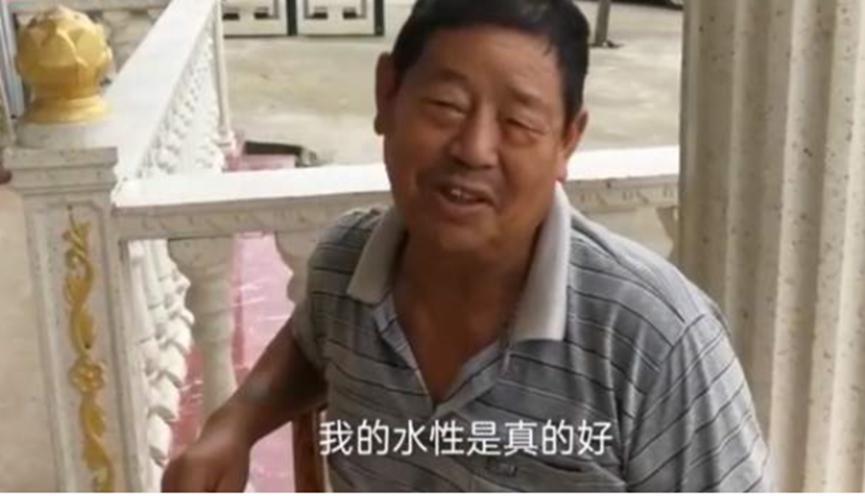 68岁老人实为英雄之举，“人肉”封堵堤坝！