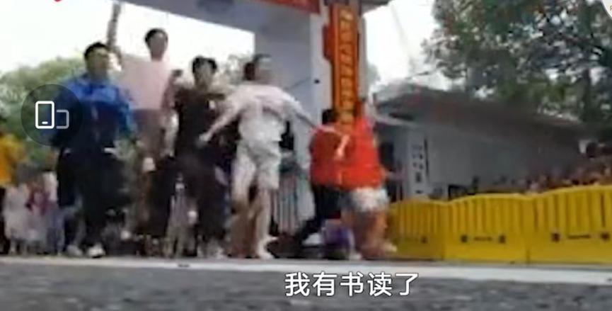 高考成绩出炉，一字马女生考出了理想成绩