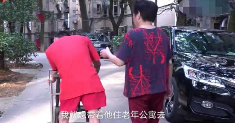 大爱无私，护士照顾脑瘫儿一生，未生育自己的孩子