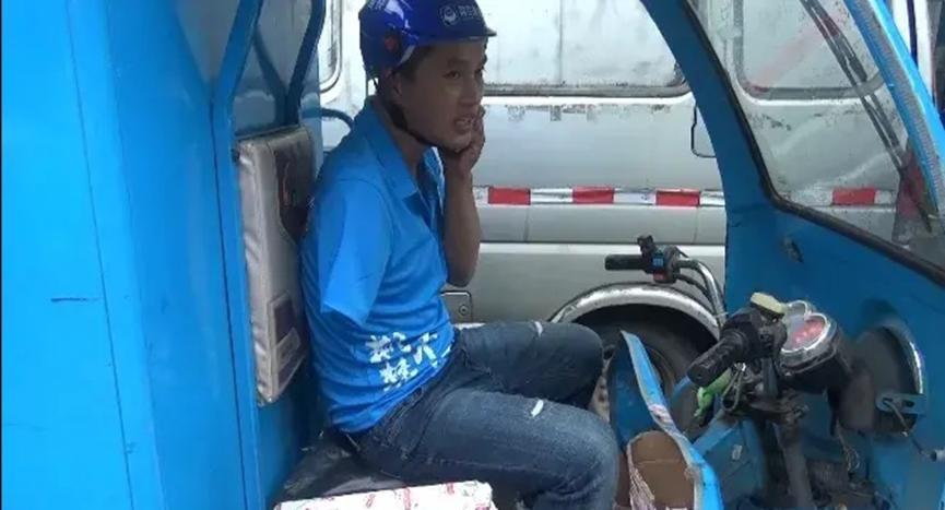 少一只手臂，快递小哥照样打出一片天地，还买了房子
