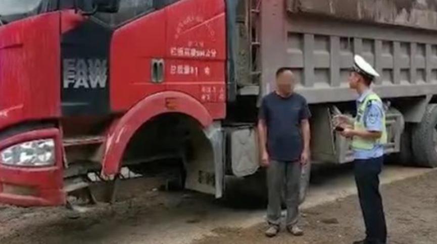 货车司机高技术人才：没了两前轮仍在行驶！