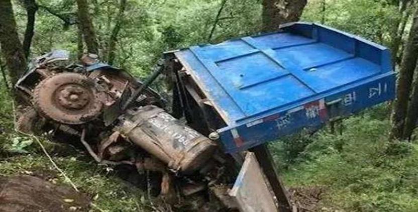 陕西省旬阳县，一农用车坠崖7人遇难
