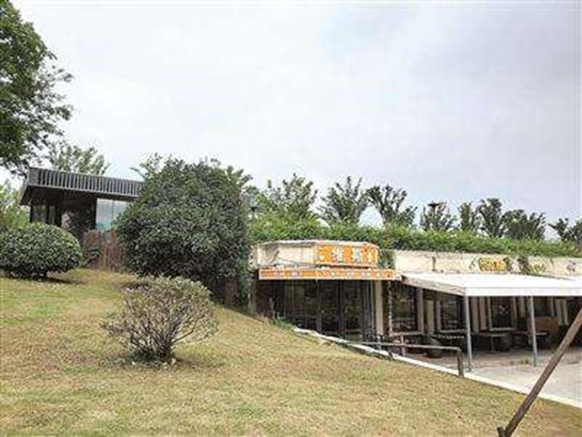 秦淮河河堤违建涉事9人被处理，违章建筑一一拆除