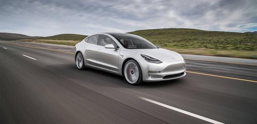拼多多客户提车遇到困难，特斯拉拒绝交付Model3，事情仍未解决