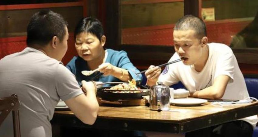 河底捞胜诉，但还是改了名字，换了招牌