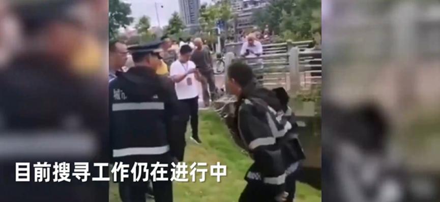 四川男子被洪水卷走，遇持续降雨，请远离江边