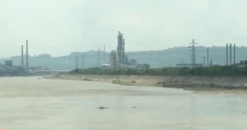 官方通报四川乐山疑似化工厂泄漏，反映有异味